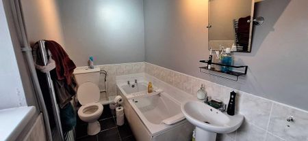 3 bedroom terraced house to rent - Photo 5