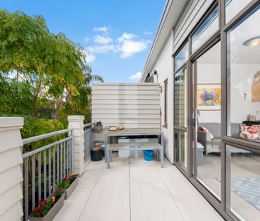 Modern 1-Bedroom Apartment in AlbanyÃ¢€™s Premier Complex - Photo 4