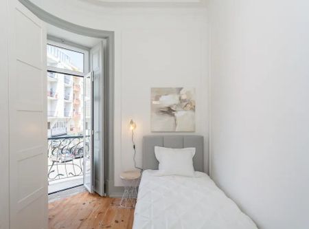 Rua Tenente Ferreira Durão, Lisbon, Lisbon 1350-315 - Photo 2