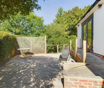 4 bedroom detached bungalow to rent - Photo 4