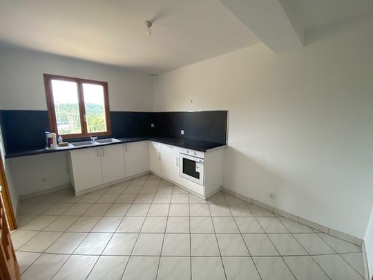 Location Maison 6 pièces 114m² NOTRE DAME DE BONDEVILLE 76960 - Photo 1