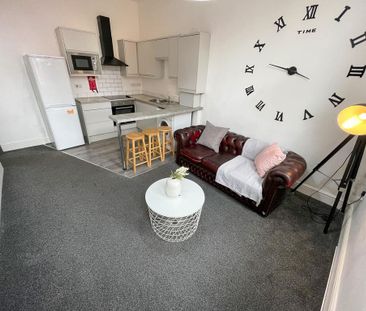 3 bedroom apartment to rent - Photo 4