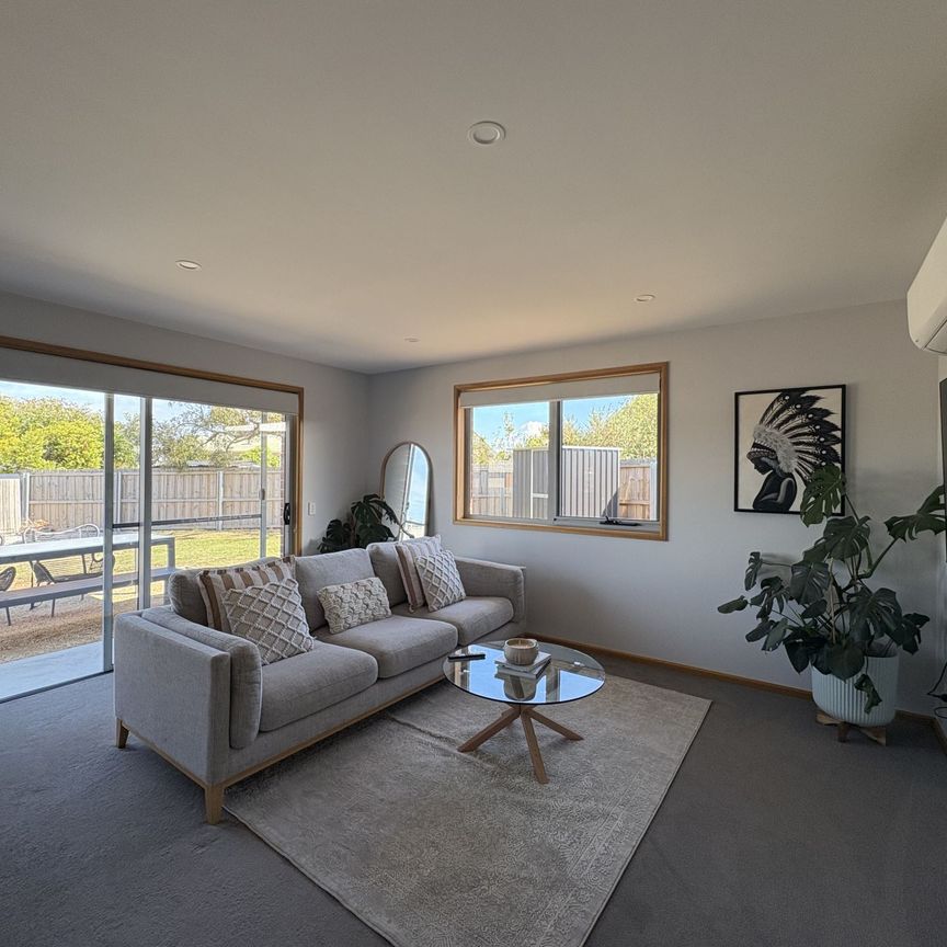 Feel at home, Living Here - Photo 1