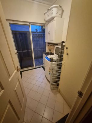 Victoria Park - Photo 1