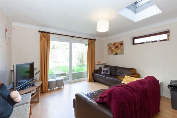 Horwood Close, Headington - Photo 1