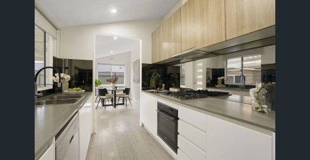 Bayside Charm With Modern Style - Photo 4