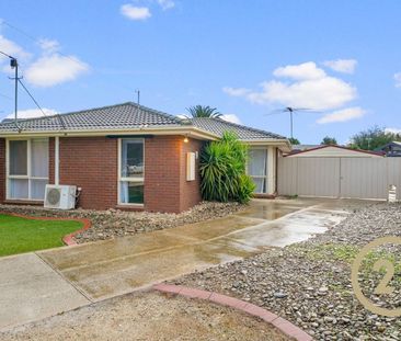 Spacious 3 Bedroom Home with Large Shed, 4-Car Spaces on 678m² - Photo 4