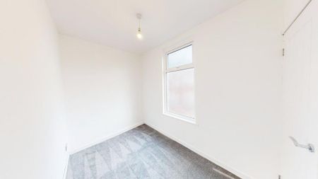 3 bedroom end of terrace house to rent - Photo 3