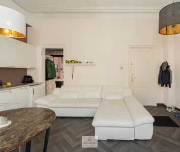 Charmant appartement in hartje stad met balkon - Photo 1