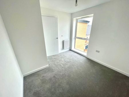 2 bedroom flat to rent - Photo 2