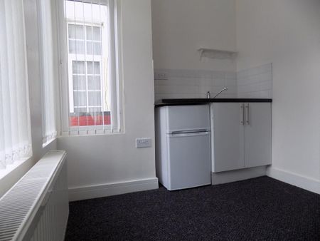 Studio to rent - Photo 5