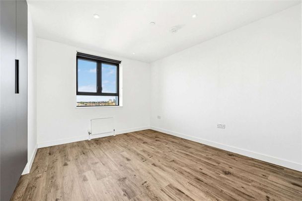 The Didsbury is a collection of purpose built 1, 2 & 3 bedroom rental apartments in the heart of East Ham brought to you by Savills. - Photo 1