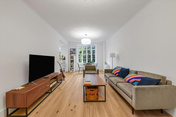 Studio to rent - Photo 1