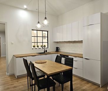 Mieszkanie dwupokojowe w odnowionej kamienicy - Zdjęcie 2