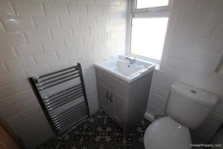 2 bedroom property to rent in Manchester - Photo 3