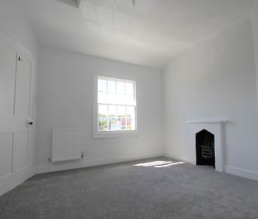 2 bed semi-detached house to rent in Trinity Road, Taunton, TA1 - Photo 5