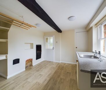 3 bedroom semi-detached house to rent - Photo 2