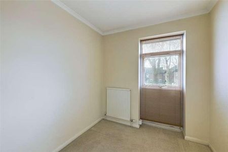 Cypress Grove, Ash Vale, Aldershot, Surrey, GU12 - Photo 2