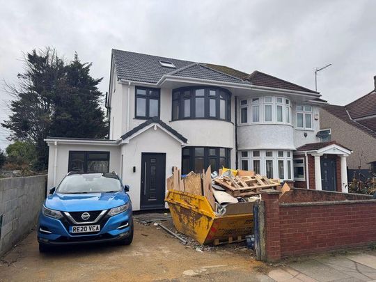 5 bedroom semi-detached house to rent - Photo 1