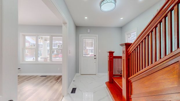 For Lease - 4357 Seneca Street, Niagara Falls, Ontario - Photo 1