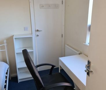 Room in a Shared House, Dolphin Court, CV4 - Photo 4