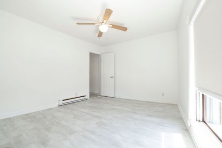 For Lease - 37 Holland Street Unit# 2, Bradford West Gwillimbury, Ontario - Photo 4