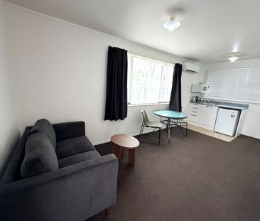 Modern Executive Studio Apartments - Walk to Waikato Hospital - Photo 3