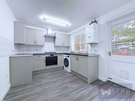 2 bedroom terraced house to rent - Photo 4