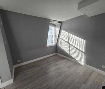 North Road, Brighton - Photo 1