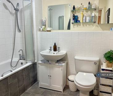 1 bedroom flat to rent - Photo 6