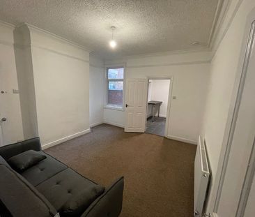 1 Bed Flat, Bolingbroke Road, CV3 - Photo 2