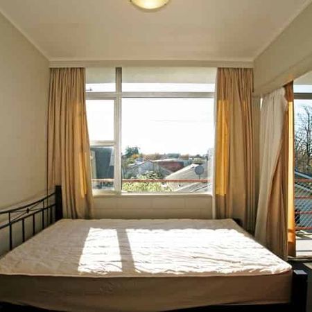 Sunny Apartment Hospital Location - Photo 3