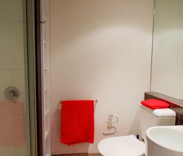 Large Studio - Photo 6