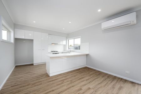 3 Bedroom Newly Built Private Unit - Photo 3