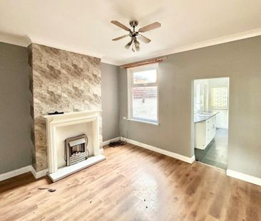 2 bedroom terraced house to rent - Photo 3