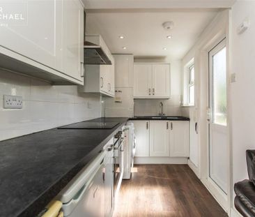 4 bedroom terraced house to rent - Photo 1