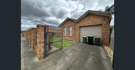 A Chic, Spacious Unit You’ll Instantly Call Home - Photo 4