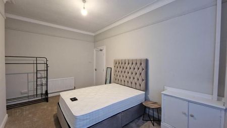 Room 1, 7 Newington Avenue, Belfast, BT15 2HP - Photo 2
