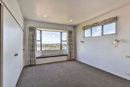 STUNNING VIEWS - CHATSWOOD - Photo 4