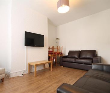 5 bedroom terraced house to rent - Photo 2