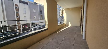 Nimes quartier Dhuoda à louer T3 avec Terrasse, Parking Sécurisé et Classe Énergétique A - Photo 3