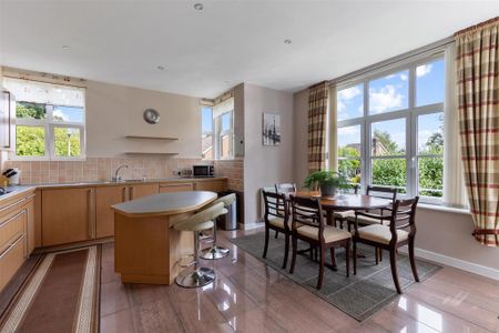 3 bedroom flat to rent - Photo 3