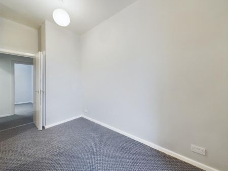 1 bedroom ground floor flat to rent - Photo 3