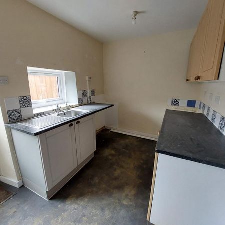 2 bedroom terraced house to rent - Photo 5