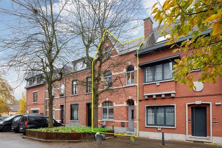 KARAKTERVOLLE WONING MET 3 SLPKS NABIJ HET CENTRUM VAN HASSELT! - Foto 3