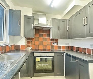 5 bedroom house to rent Brendon Avenue, Luton, Bedfordshire, LU2 - Photo 4