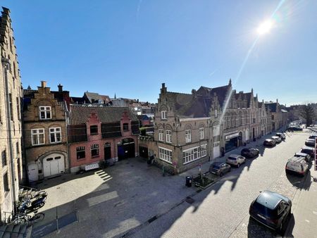 Karaktervolle rijwoning met terras in het centrum van Ieper - Photo 3