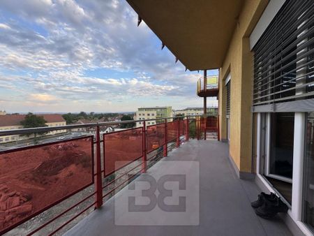 Pronájem bytu 2+kk 56 m2 - Fotografie 2