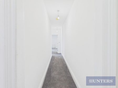 1 bedroom Flat To Let - Photo 2