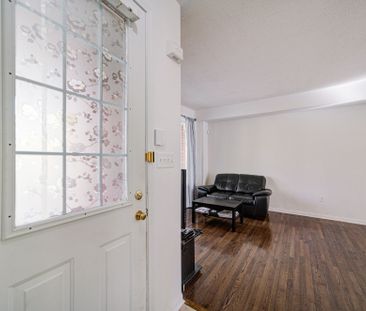 For Lease - 81 White's Hill Avenue, Markham, Ontario - Photo 5